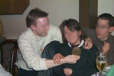 The Kohlkoenigin is presented her plaque