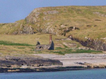 Picture of the chapel ruin on Nave Island