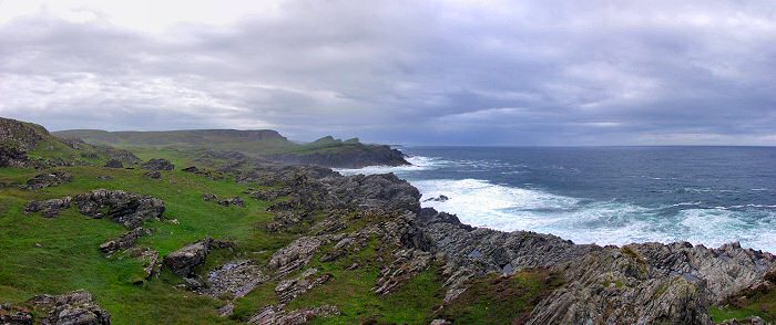 Picture of cliffs north of Eilean M&oacute;r