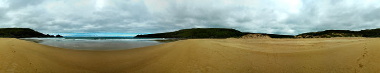 Picture of a panoramic (360&deg;) view over a beach (Lossit Bay on Islay)
